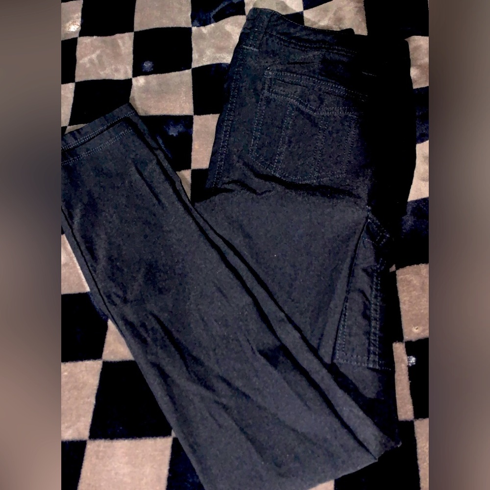 EXPRESS Women’s Stretchy, Strait Leg, Cargo Pants. Solid Black. Size 6